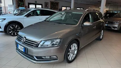 Bronzo Usata 2013 VW Passat Station wagon | 8990 € (Buon prezzo)