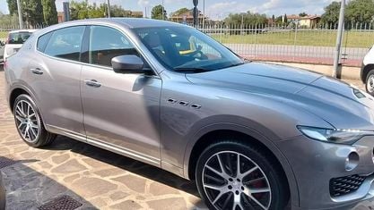 Usata Maserati Levante 275 CV (202 kW) 2017 Grigio SUV