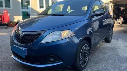Blu Usata 2023 Lancia Ypsilon Silver Due volumi | 12.900 € (Buon prezzo)
