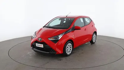 Rosso Usata 2021 Toyota Aygo X-play Due volumi | 14.399 € (Buon prezzo)