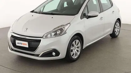 Gebraucht Peugeot 208 Active 82 PS (60 kW) 2018 Weiß Kleinwagen