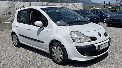 Usata Renault Modus Dynamique 86 CV (63 kW) 2008 Bianco Monovolume