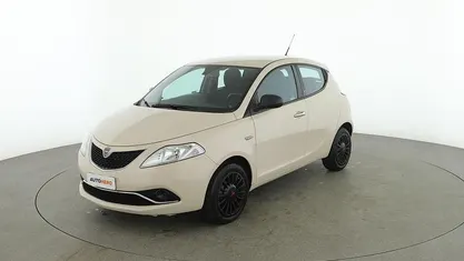 Beige Usata 2017 Lancia Ypsilon Silver Due volumi | 8199 € (Buon prezzo)