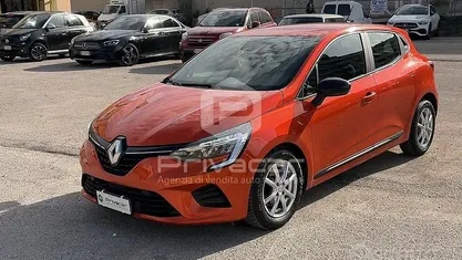 Arancione Usata 2023 Renault Clio V Equilibre Tre volumi | 12.800 € (Super prezzo)