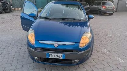 Usata Fiat Punto Evo Dynamic 65 CV (47 kW) 2010 Bluazzurro Utilitaria