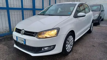 Bianco Usata 2012 VW Polo Comfortline Tre volumi | 5900 € (Buon prezzo)