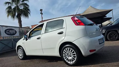 Usata Fiat Punto Young 77 CV (56 kW) 2018 Berlina