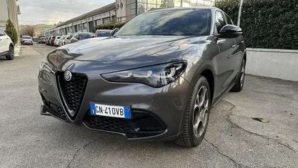 Usata Alfa Romeo Stelvio Ti 210 CV (154 kW) 2023 Grigio scuro SUV