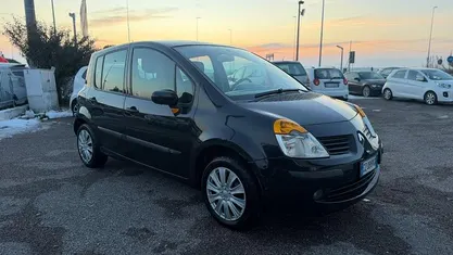 Usata Renault Modus Dynamique 75 CV (55 kW) 2006 Monovolume