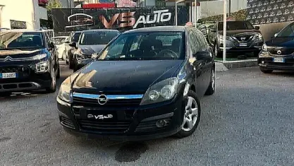 Usata Opel Astra Enjoy 90 CV (66 kW) 2006 Nero Berlina