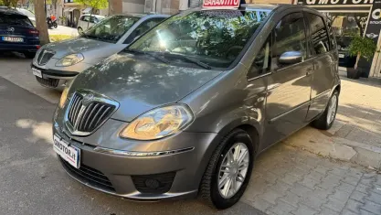 Usata Lancia Musa 90 CV (66 kW) 2008 Grigio Monovolume