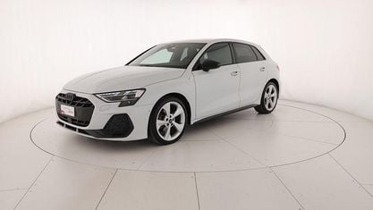 Begagnad Audi A3 S-Line 150 HK (110 kW) 2025 Vit Sedan