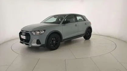 Grigio freccia perla nero mito metallizz Usata 2025 Audi A1 Business Tre volumi | 25.900 € (Buon prezzo)