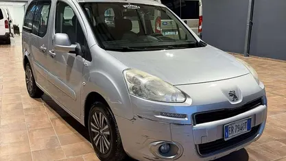 Usata Peugeot Partner 92 CV (67 kW) 2013 Grigio
