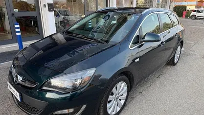 Usata Opel Astra Cosmo 140 CV (102 kW) 2016 Nero Station wagon