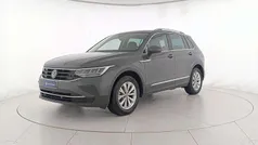 Dolphin grey metallizzato Usata 2023 VW Tiguan Life SUV | 28.900 € (Super prezzo)