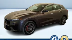 Nero metallizzato Usata 2021 Maserati Levante SUV | 50.400 € (Buon prezzo)