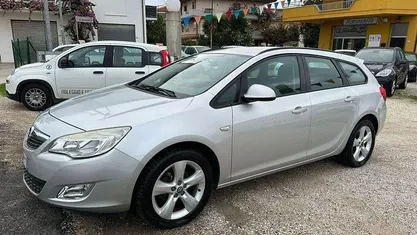 Usata Opel Astra Cosmo 140 CV (102 kW) 2012 Station wagon