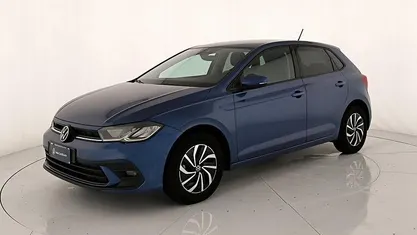Usata VW Polo Life 95 CV (69 kW) 2023 Reef blue metallizzato Utilitaria