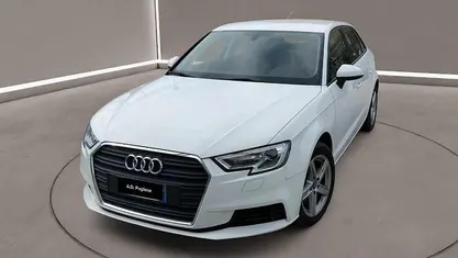 Bianco Usata 2019 Audi A3 Business Tre volumi | 15.400 € (Ottimo prezzo)