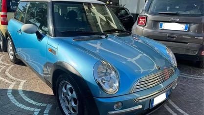 Usata Mini Cooper 116 CV (85 kW) 2004 Blu Utilitaria