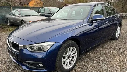 Usata BMW 318 Advantage 150 CV (110 kW) 2018 Blu Berlina