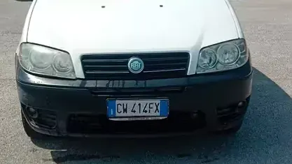 Usata Fiat Punto 60 CV (44 kW) 2005 Bianco Utilitaria