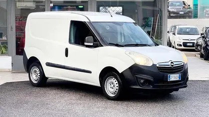 Usata 2016 Opel Combo Monovolume | 6900 € (Buon prezzo)