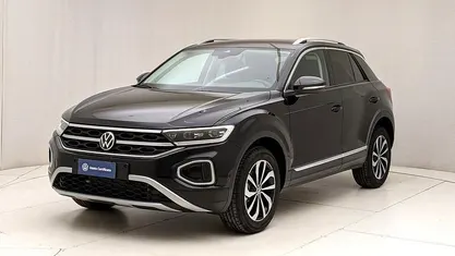 Usado VW T-Roc Style 116 CV (85 kW) 2025 Negro SUV