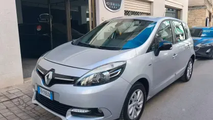 Usata Renault Scénic LIMITED 110 CV (80 kW) 2016 Grigio Monovolume