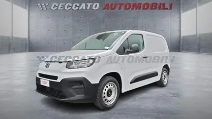 Usata Fiat Doblò 131 CV (96 kW) 2025 Monovolume