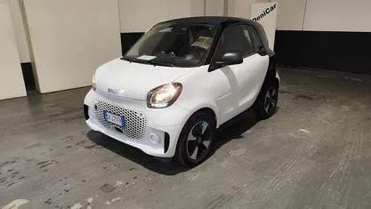 Usata Smart ForTwo Coupé Passion 41 kW (56 CV) 2022 Bianco / tetto nero Utilitaria