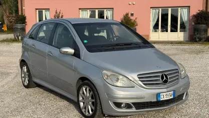 Usata Mercedes B180 109 CV (80 kW) 2006 Grigio Monovolume