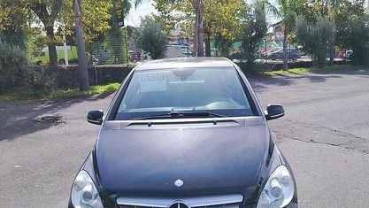 Usata Mercedes B200 140 CV (102 kW) 2010 Nero Monovolume