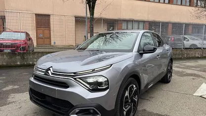 Grigio metallizzato Usata 2024 Citroën C4 PureTech Berlina | 17.700 € (Buon prezzo)