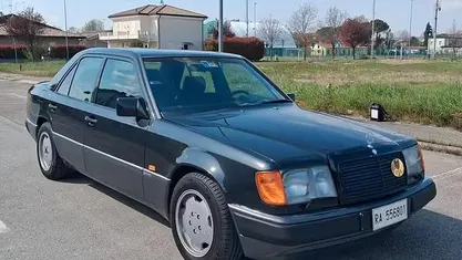 Usata Mercedes E300 Sportline 131 CV (96 kW) 1990 Nero Berlina