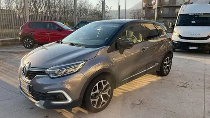 Grigio Usata 2019 Renault Captur SUV | 10.950 € (Ottimo prezzo)