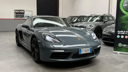 Usata Porsche 718 Cayman 300 CV (220 kW) 2018 Grigio Coupé