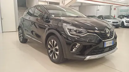 Nero Usata 2023 Renault Captur Techno SUV | 19.900 € (Buon prezzo)