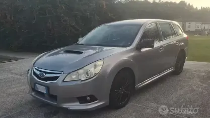 Usata Subaru Legacy Trend 150 CV (110 kW) 2011 Grigio Station wagon
