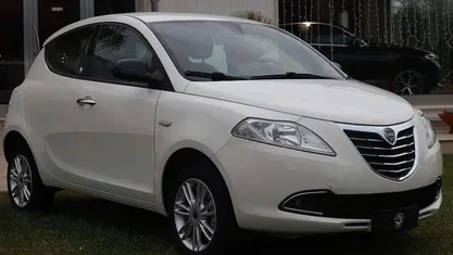 Bianco Usata 2013 Lancia Ypsilon Platinum Due volumi | 5800 € (Buon prezzo)