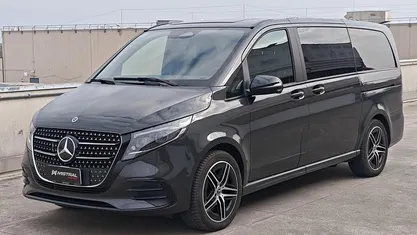 Usata Mercedes V250 Exclusive 190 CV (139 kW) 2024 Nero Monovolume