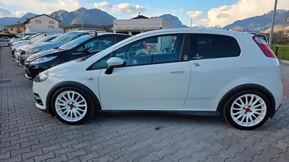 Usata Abarth Grande Punto 180 CV (132 kW) 2008 Bianco Utilitaria