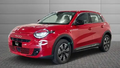 Usata Fiat 600 Business 101 CV (74 kW) 2025 Rosso SUV