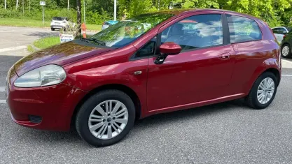 Usata Fiat Grande Punto Dynamic 77 CV (56 kW) 2006 Rosso Utilitaria