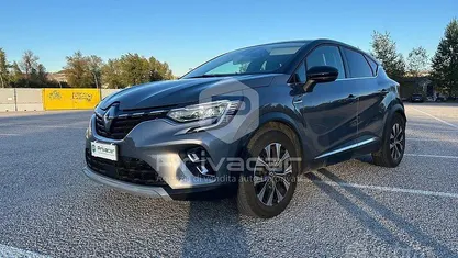 Usata Renault Captur Techno 100 CV (73 kW) 2023 Grigio SUV