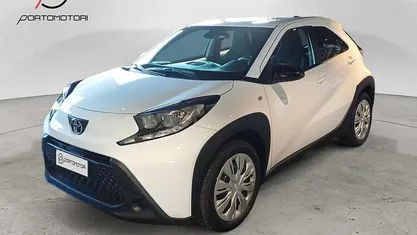 Nuova Toyota Aygo Active 72 CV (52 kW) 2025 Bianco Utilitaria