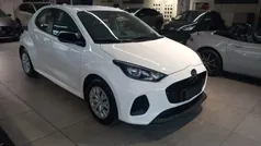 Bianco pastello Nuova 2024 Mazda 2 Prime-Line Tre volumi | 19.200 € (Buon prezzo)