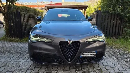 Begagnad Alfa Romeo Stelvio Sprint 210 HK (154 kW) 2024 Grå SUV