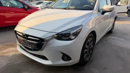 Usata Mazda 2 Exceed 105 CV (77 kW) 2017 Bianco Berlina